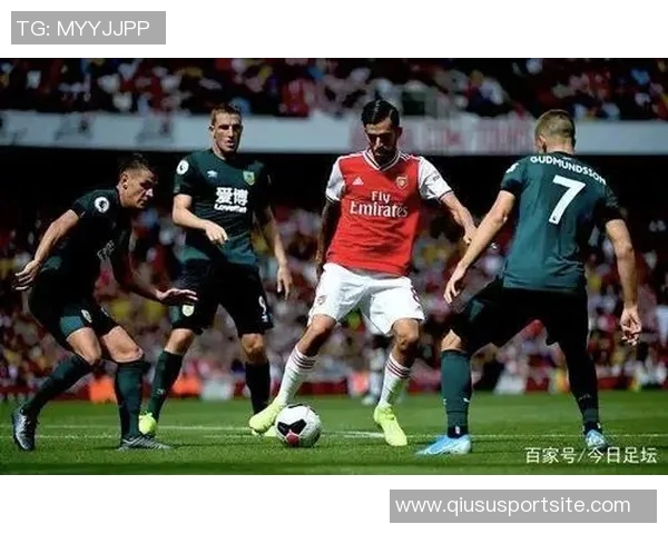 怀特闪耀全场29分钟内高效砍下30分7板9助助球队获胜